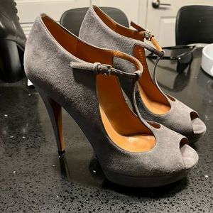Barely worn Gucci grey suede mary janes